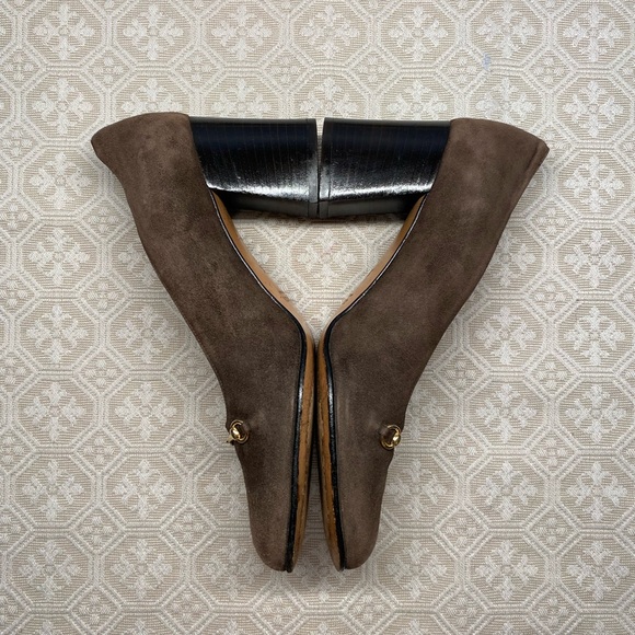 Authentic Vintage Gucci Suede Heels - Picture 4 of 10